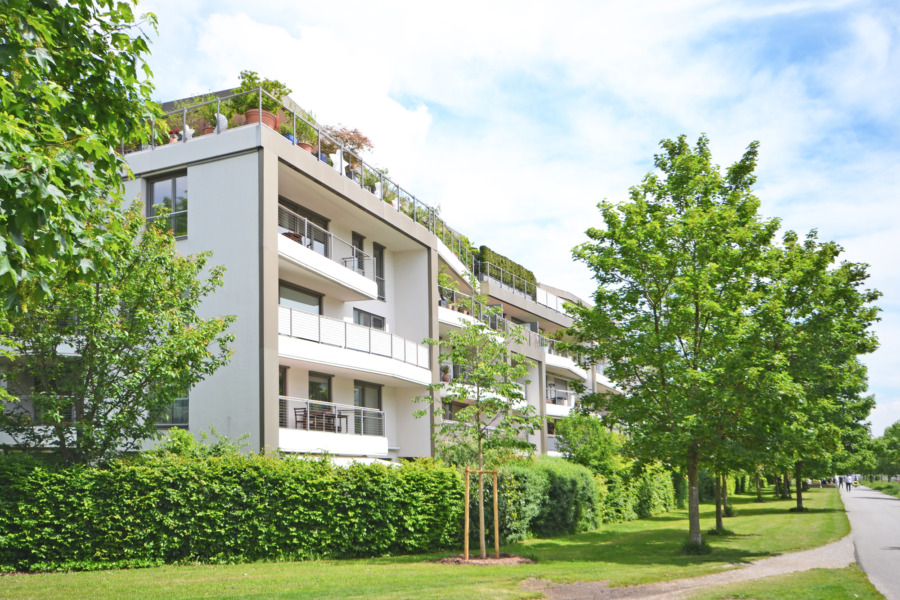Geräumige 3-Zimmer-Wohnung mit großer Süd-Loggia und moderner Ausstattung direkt am Hirschgarten, 80639 München, Etagenwohnung