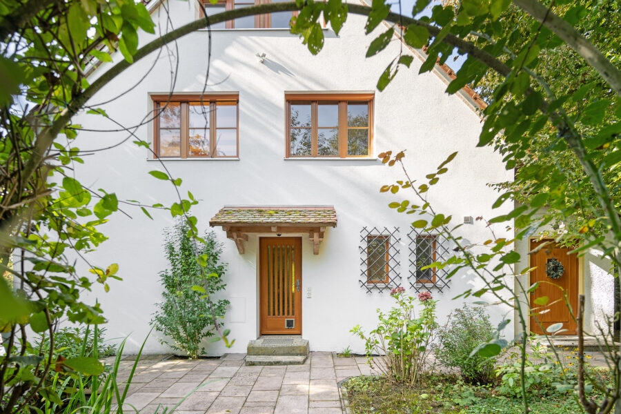 Exklusives Einfamilienhaus mit mediterranem Flair, großzügiger Raumaufteilung und traumhaftem Garten, 85402 Kranzberg, Einfamilienhaus