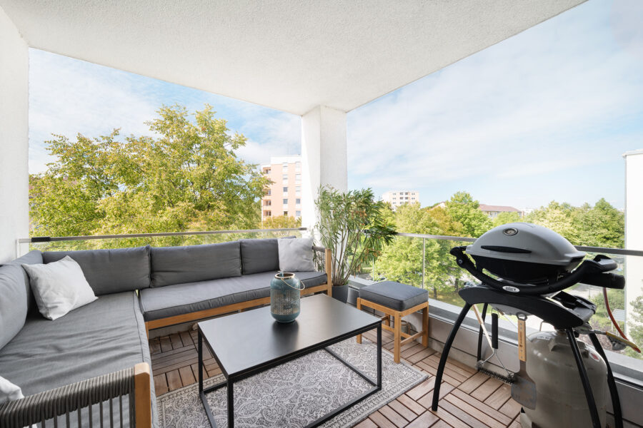 Wohnen mit Ausblick und Nähe zum Westpark - Exklusive 2-Zimmer-Wohnung mit großer Loggia, 81373 München, Etagenwohnung