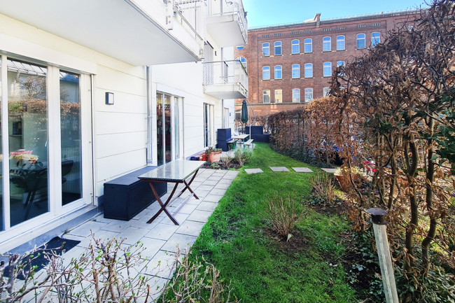 Terrassen mit Garten